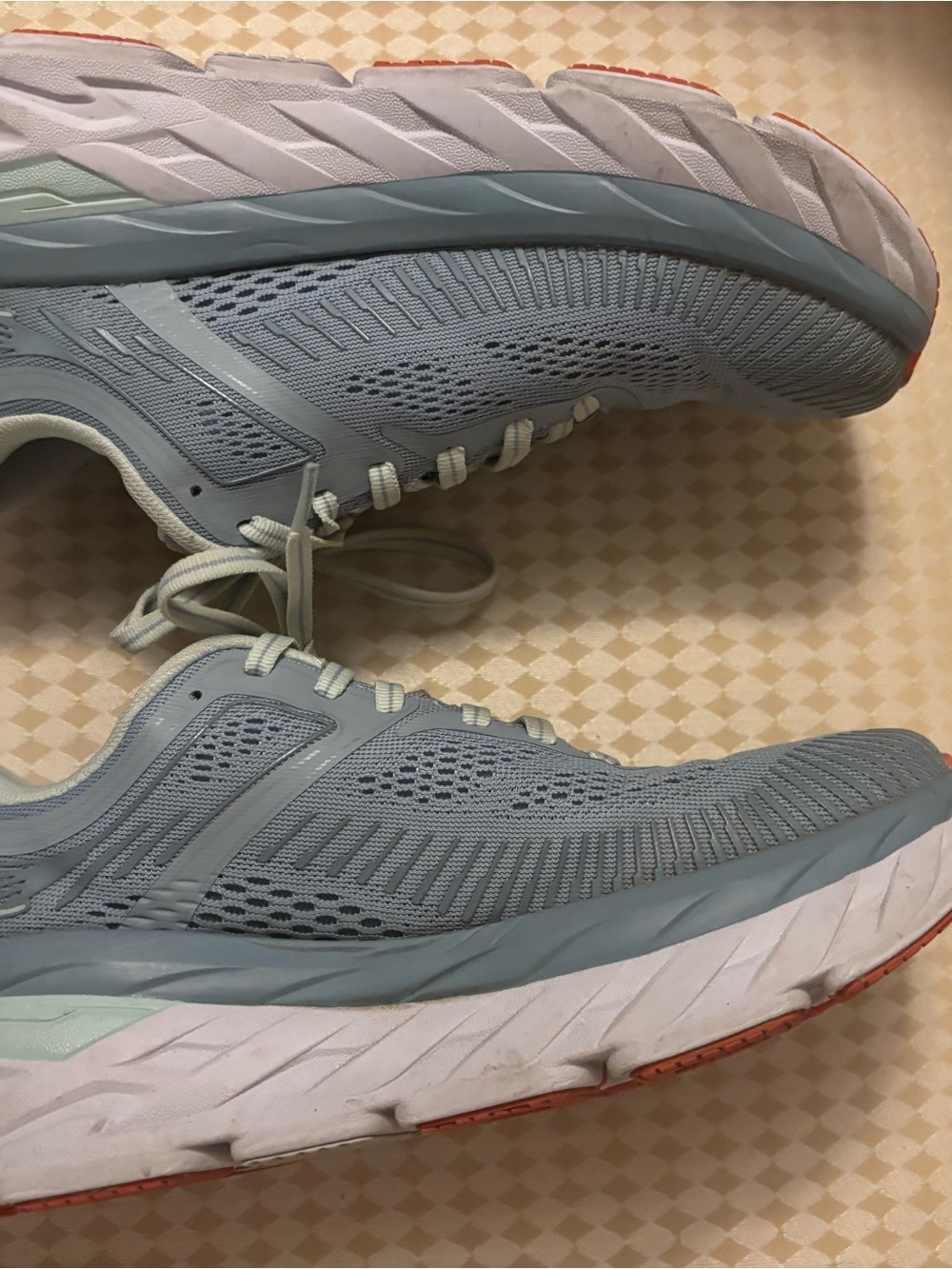 Light blue women’s Roku athletic shoes. Cushioned interior. Coral trim. - Picture 6 of 7
